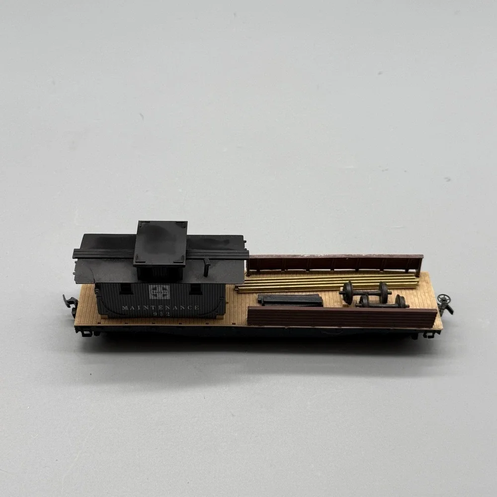 Tyco HO Scale Santa Fe 932 Freight Train Work Maintenance Car